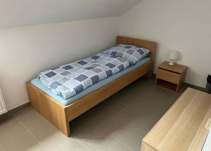Pod Vezi *